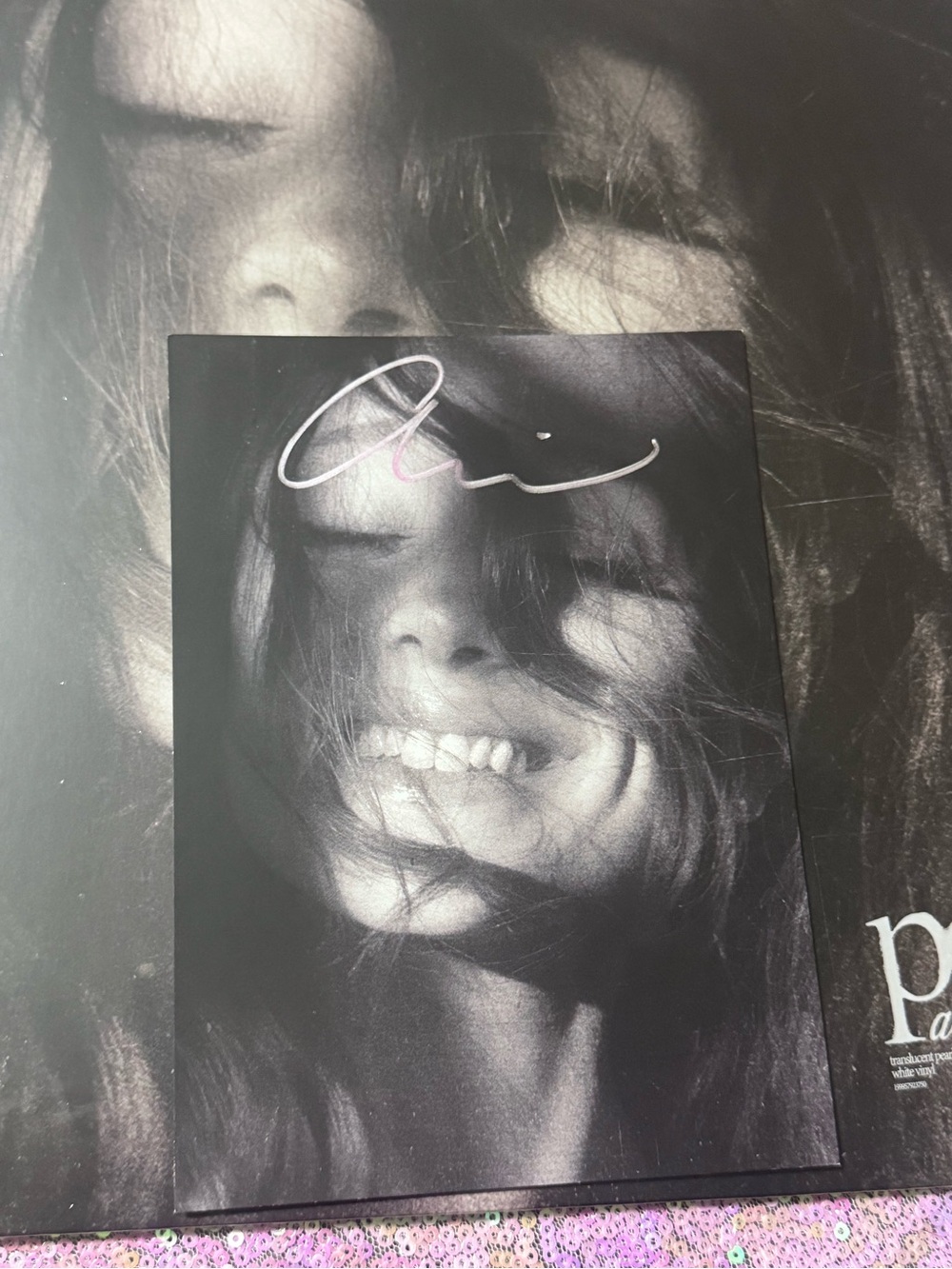 Ariana Grande PINK SIGNED Vinyl LP Petal Album Translucent Pearly White - Picture 3 of 5